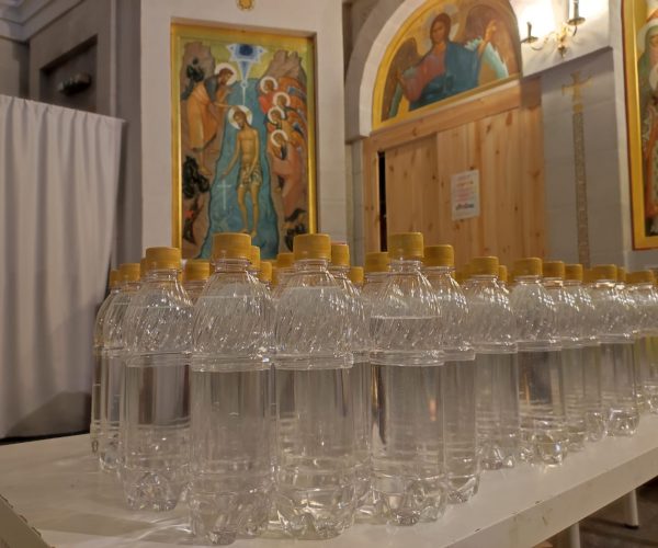 бутылки для воды в Храм